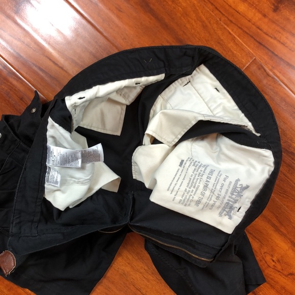 Levi's Black Cotton Cargo With Belt Shorts - Picture 13 of 16